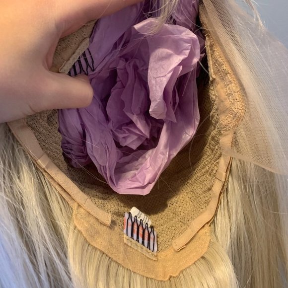 INH blonde rooted synthetic 22” barbie costume halloween wig - Picture 6 of 7